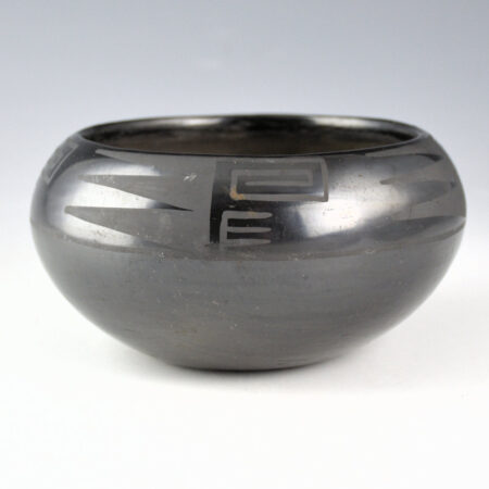 Alternative view of Martinez, Maria - Bowl with Cloud Designs "Marie" (1920-25)