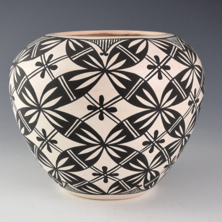 Antonio, Mildred - Jar with Interlocking Butterflies