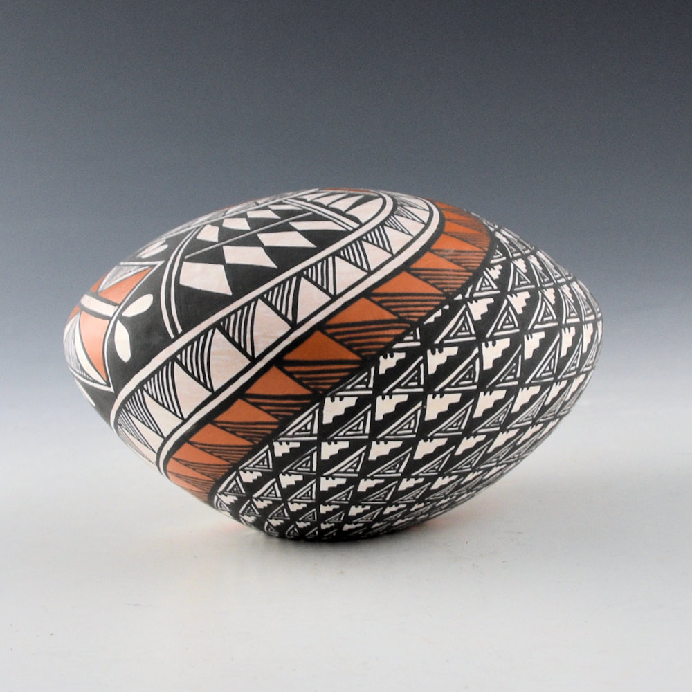 Victorino, Sandra - Large Seedpot with Swirling Bird and Cloud Designs - Image 4