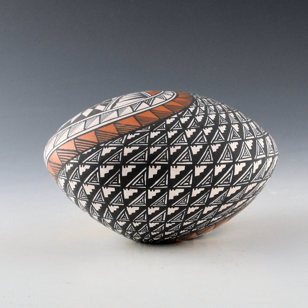 Victorino, Sandra - Large Seedpot with Swirling Bird and Cloud Designs - Image 3