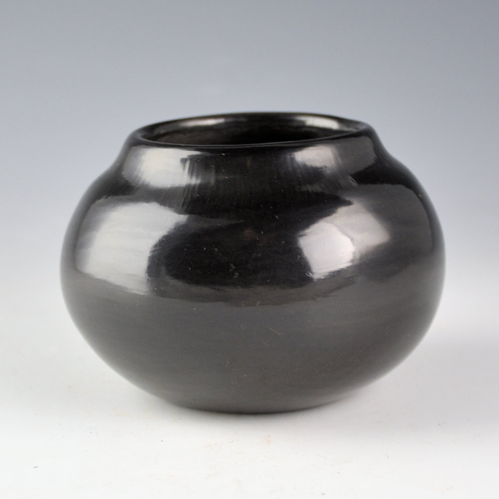 Martinez, Santana & Adam -Plainware Jar (1980s) - Image 2