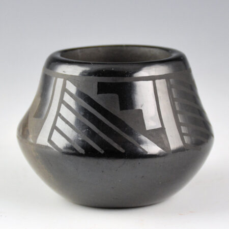 Alternative view of Blue Corn - Black Jar with Rain Designs (1960s)