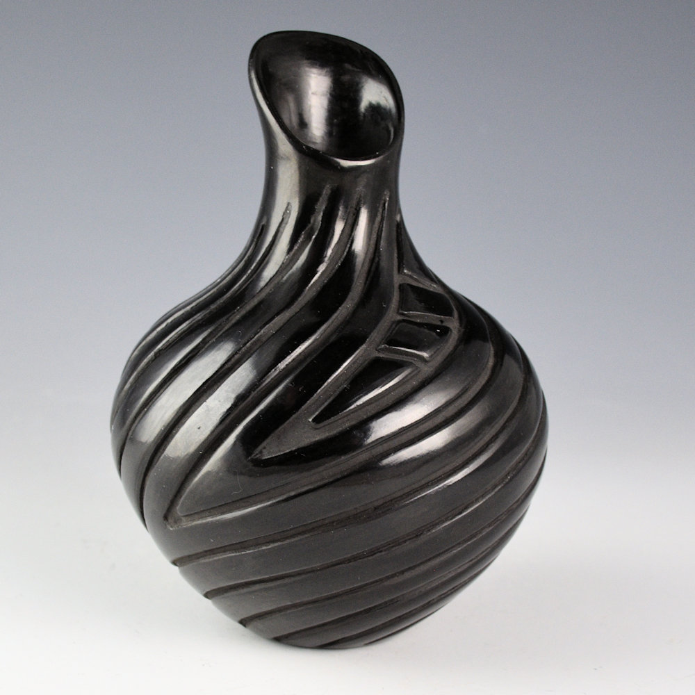 Chavarria, Denise - Swirling Lightning Design Water Jar