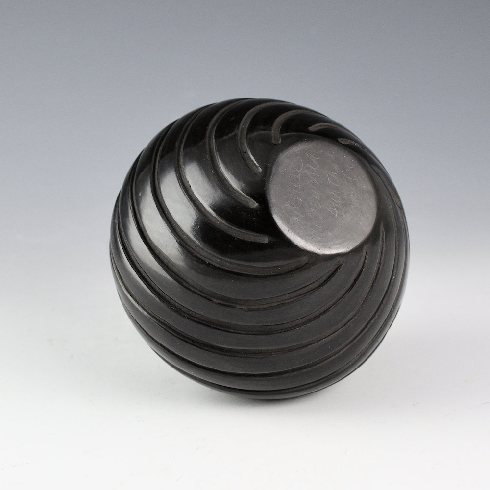 Chavarria, Denise - Swirling Lightning Design Water Jar - Image 5