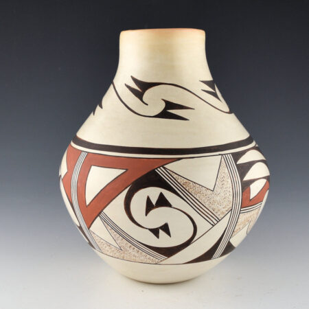 Alternative view of Navasie, Leona -Water Jar with Swirling Sikyatki Birds (1970s)