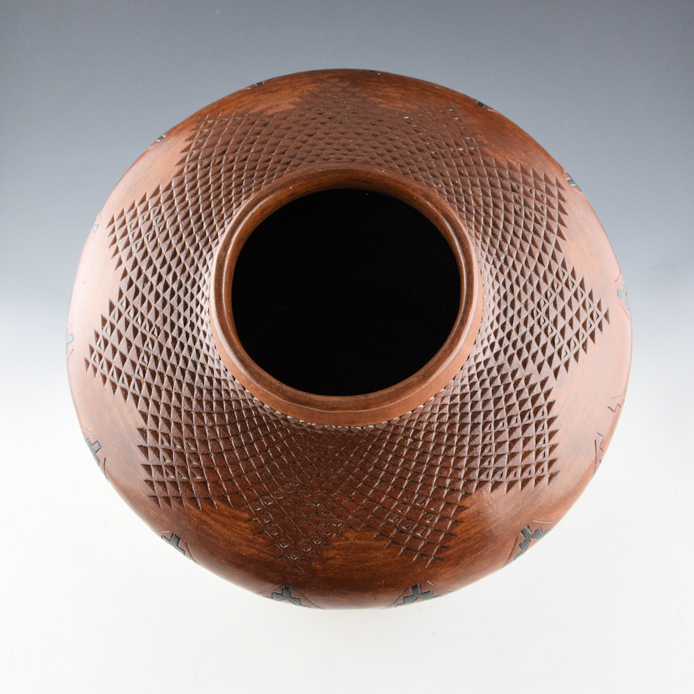 Williams, Lorraine - 10" Wide Storage Jar with 7 Yei Figures, Clouds and Corrugated Star Design - Image 4