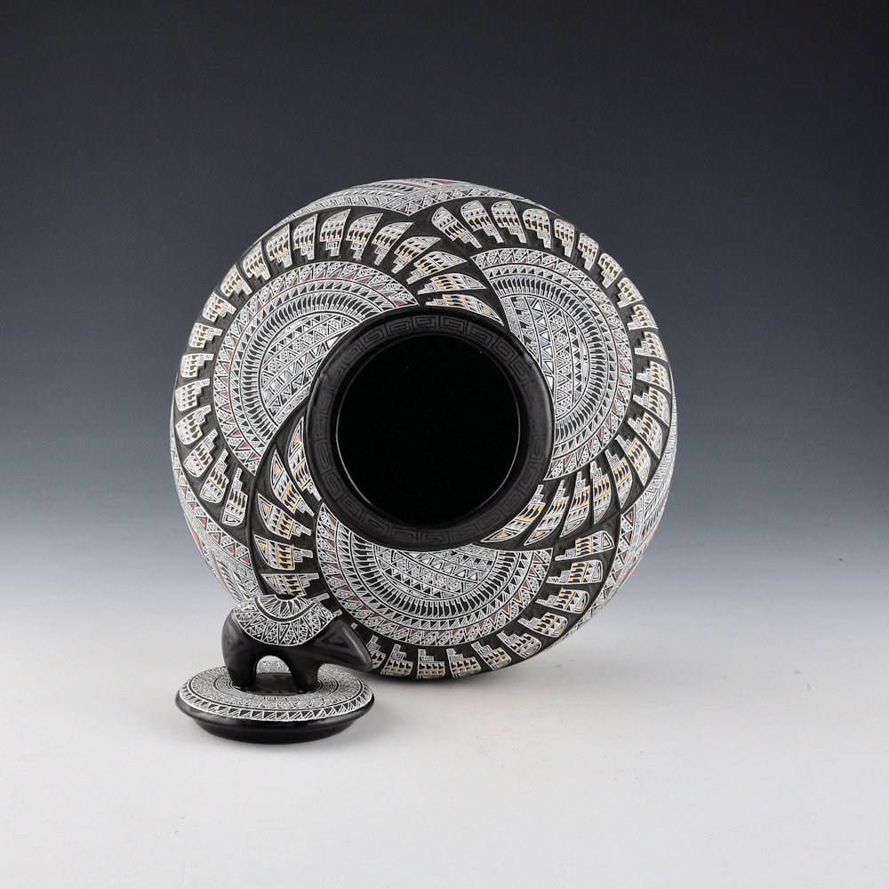 Blackmore, Marvin - Incised Bowl with Bear Lid - Image 5