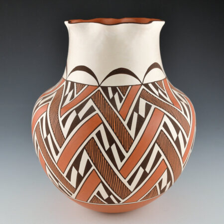 Alternative view of Patricio, Robert - Water jar with Lightning Design and Fluted Rim