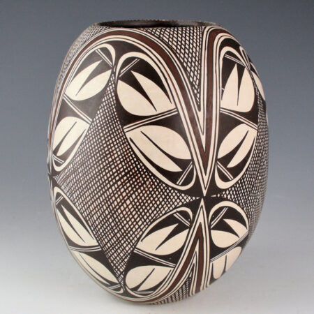 Alternative view of Naha, Sylvia - Awatovi Star and and Fine-Line Bird Wing Designs (1980s)