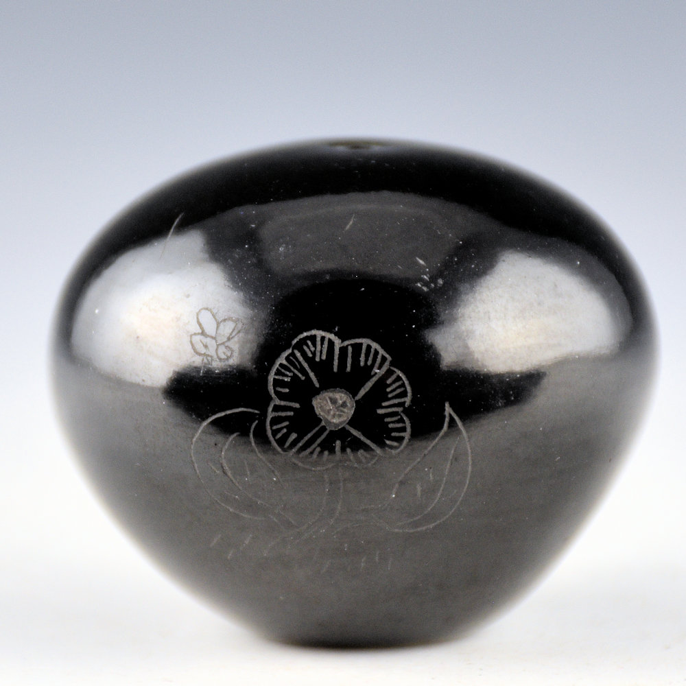 Tafoya , Lucy Year Flower - Small Seedpot with Hummingbird and Flower (1970s)