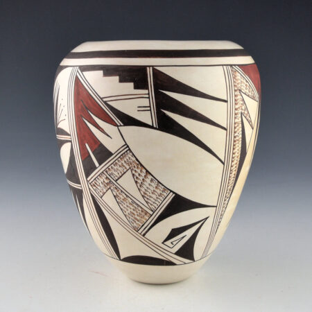 Alternative view of Navasie, Natelle - Jar with Hopi Birds and Bird Wings