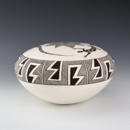 Alternative view of Lucario, Rebecca - Large Seedpot with Mimbres Lizards, Star, and Rain Designs (1985)