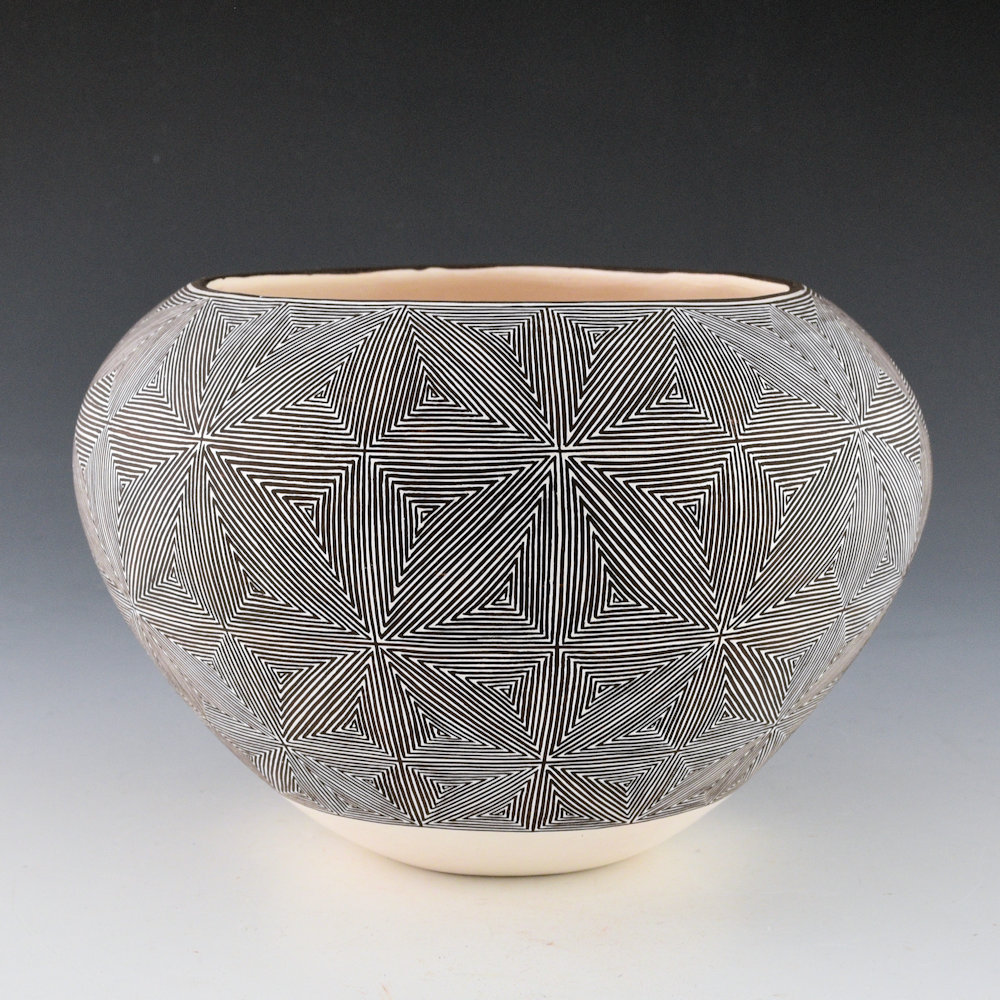 Lucario, Rebecca - Finline-Bowl with Interlocking Stars - Image 3