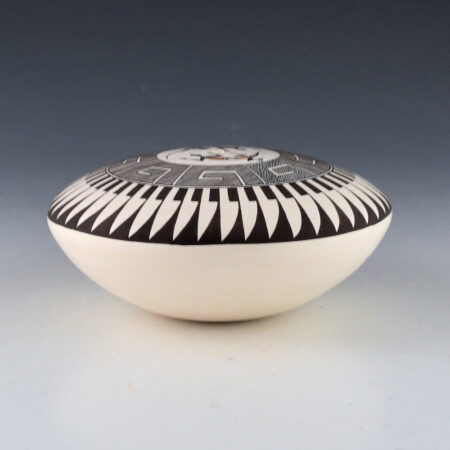 Alternative view of Lucario, Rebecca - Fineline Seedpot with Mimbres Lizards and Feathers