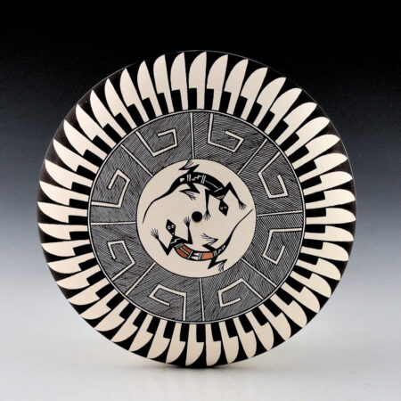 Lucario, Rebecca - Fineline Seedpot with Mimbres Lizards and Feathers