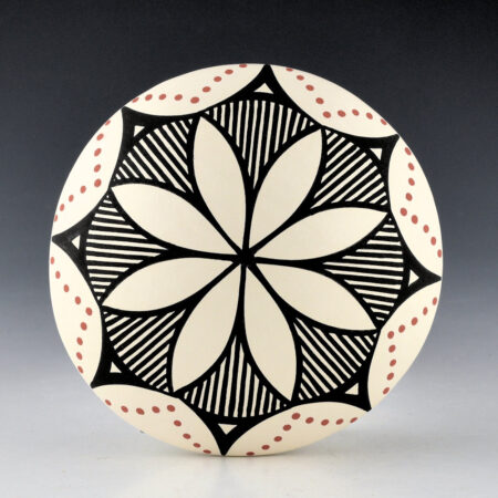 Chino, Alicia Kelsey - "Snow Flower" Seedpot