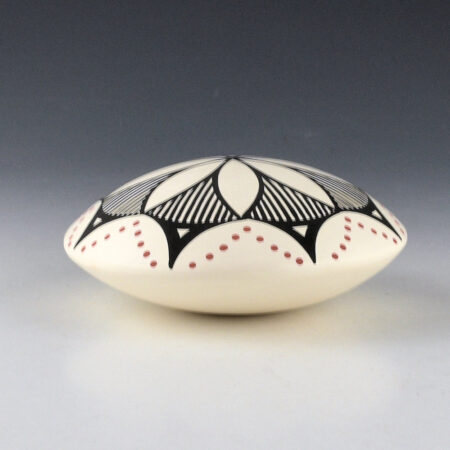 Alternative view of Chino, Alicia Kelsey - "Snow Flower" Seedpot