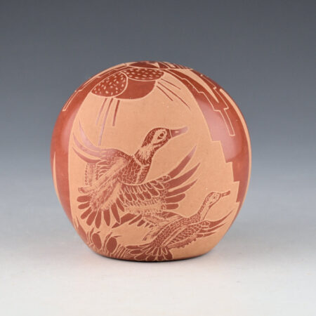 Tafoya, Camilio - Seedpot with Duck and Sunface (1978)