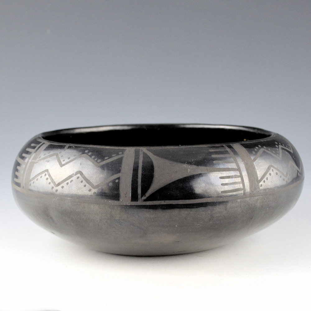 Martinez, Anna - Wide Bowl with River and Rain Designs (1920s) - Image 3