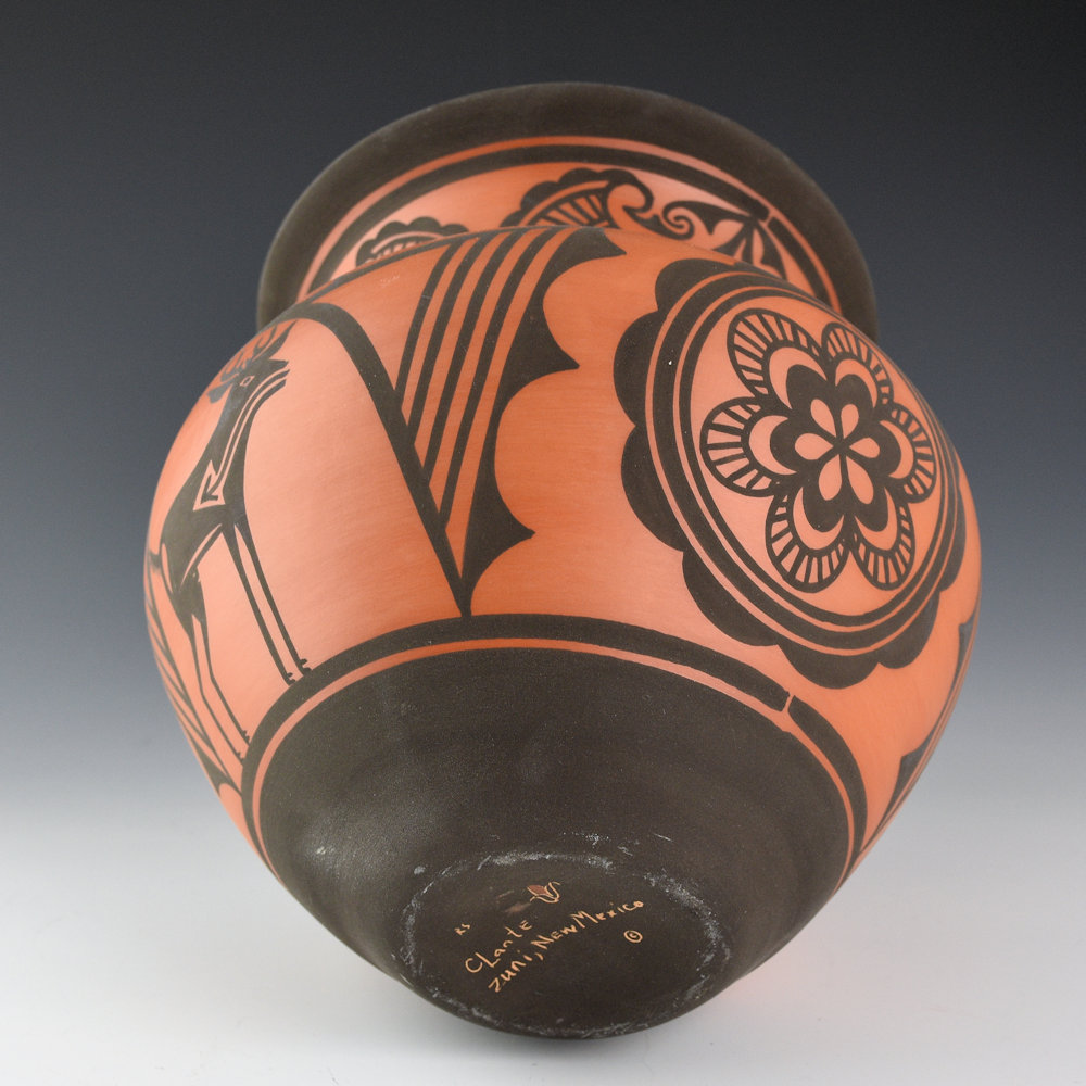 Laate, Carlos - Red Jar with Heartline Deer and Rosettes - Image 4