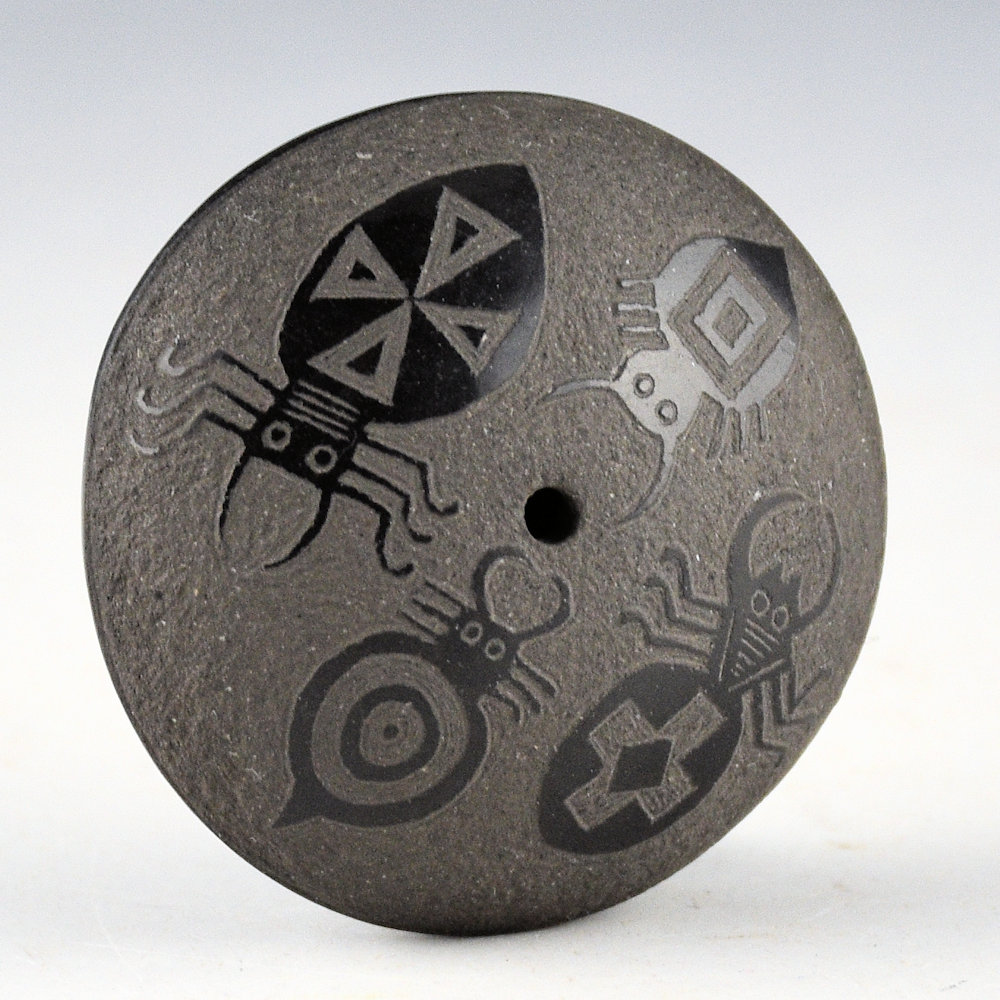 Lonewolf, Joseph - Mini Black Seedpot with Five Mimbres Insects (1978) - Image 2