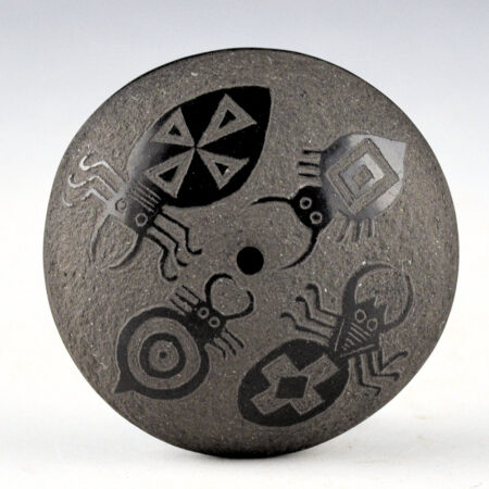 Lonewolf, Joseph - Mini Black Seedpot with Five Mimbres Insects (1978)