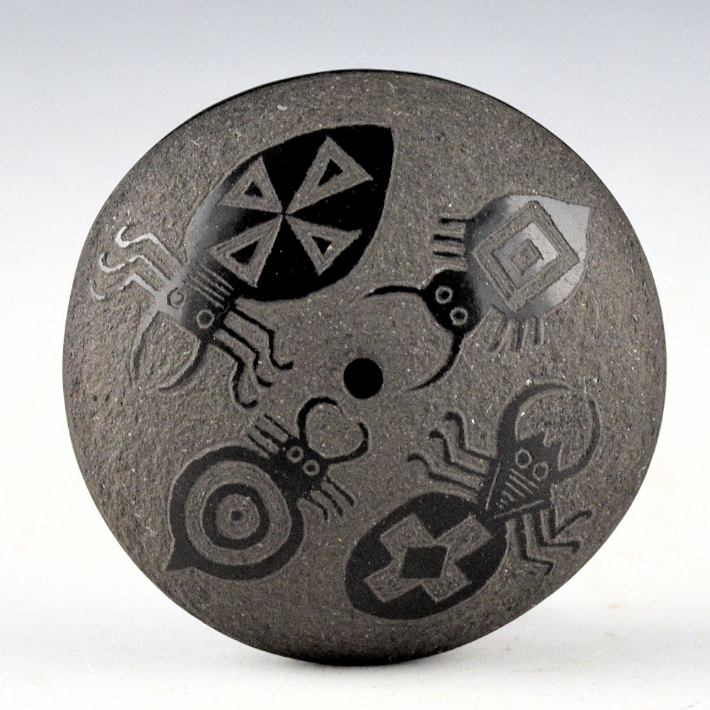 Lonewolf, Joseph - Mini Black Seedpot with Five Mimbres Insects (1978)