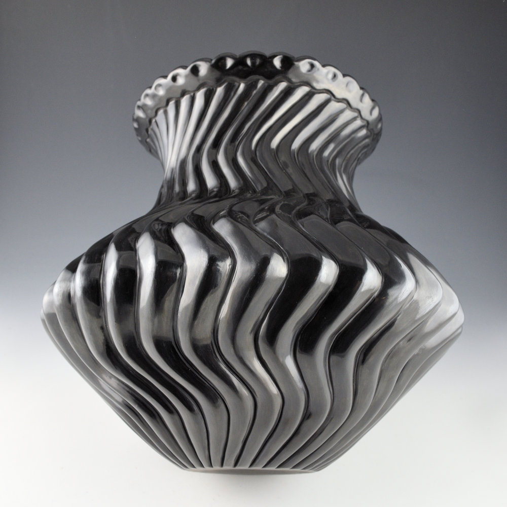 Youngblood, Nancy - 10" Tall 32 Rib "S" Swirl Rain Drop Rim Water Jar - Image 6