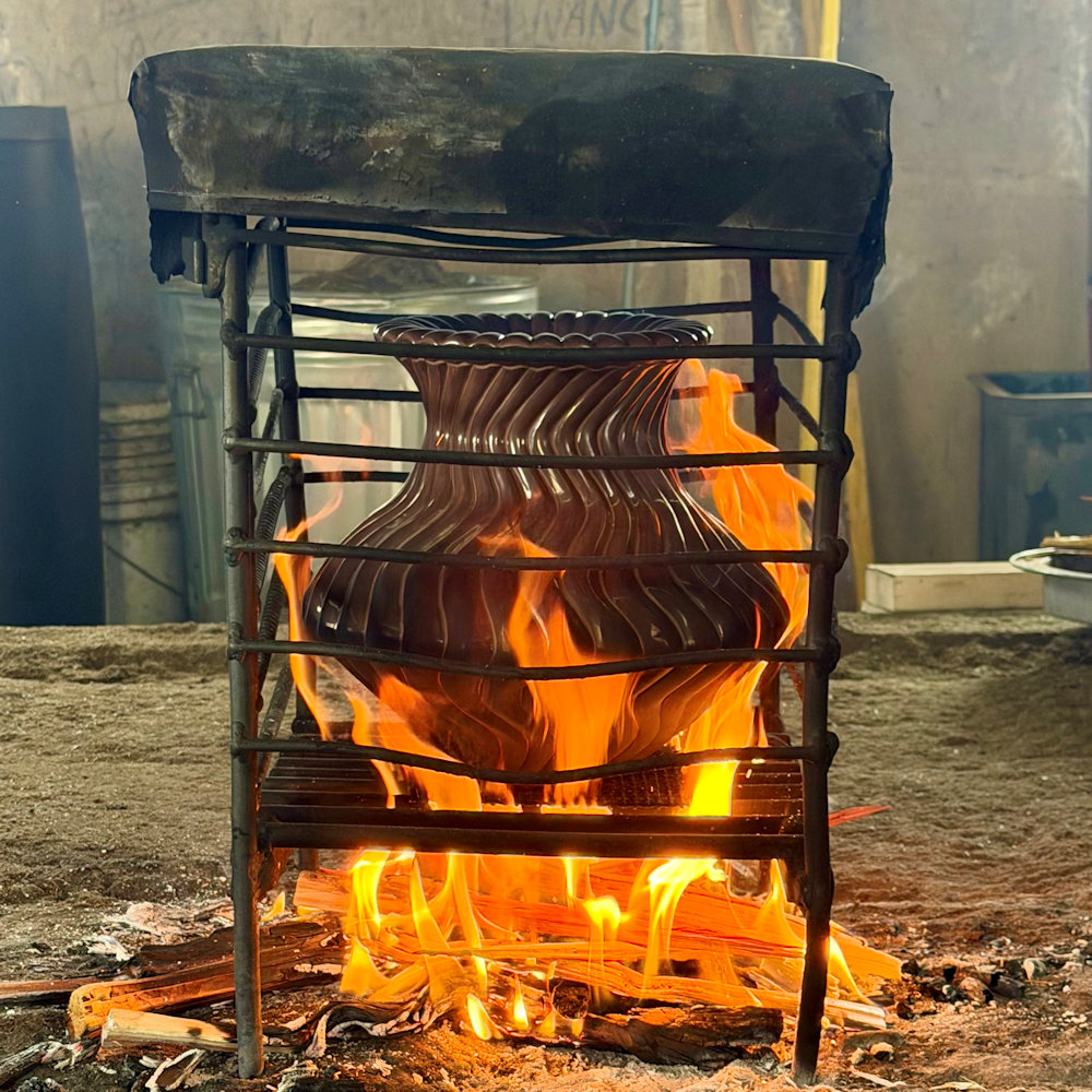 Youngblood, Nancy - 10" Tall 32 Rib "S" Swirl Rain Drop Rim Water Jar - Image 9