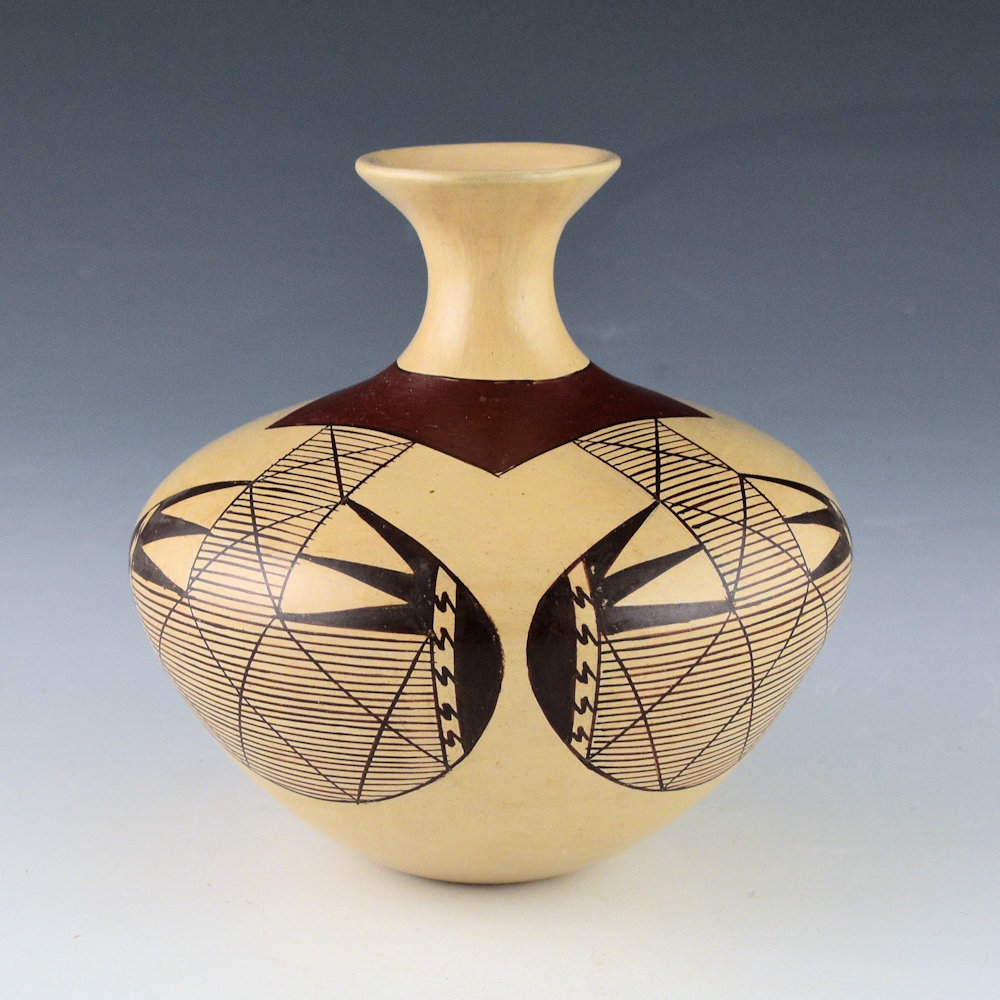 Naha, Nona - Jar with Bat Wing Designs (1990s) - Image 2