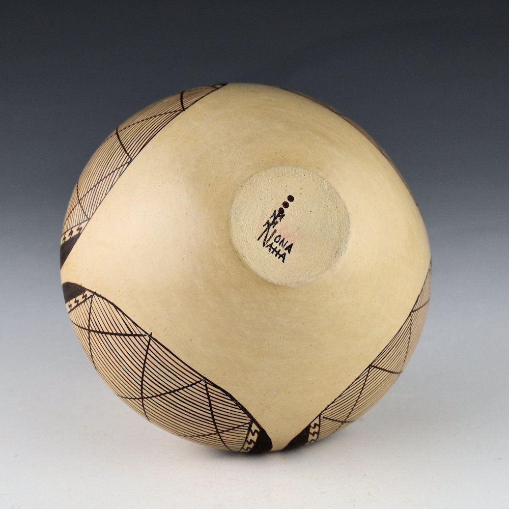 Naha, Nona - Jar with Bat Wing Designs (1990s) - Image 5