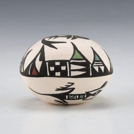 Alternative view of Iule, Pat - Rectangular seedpot with Mimbres Fish and Two Lizards