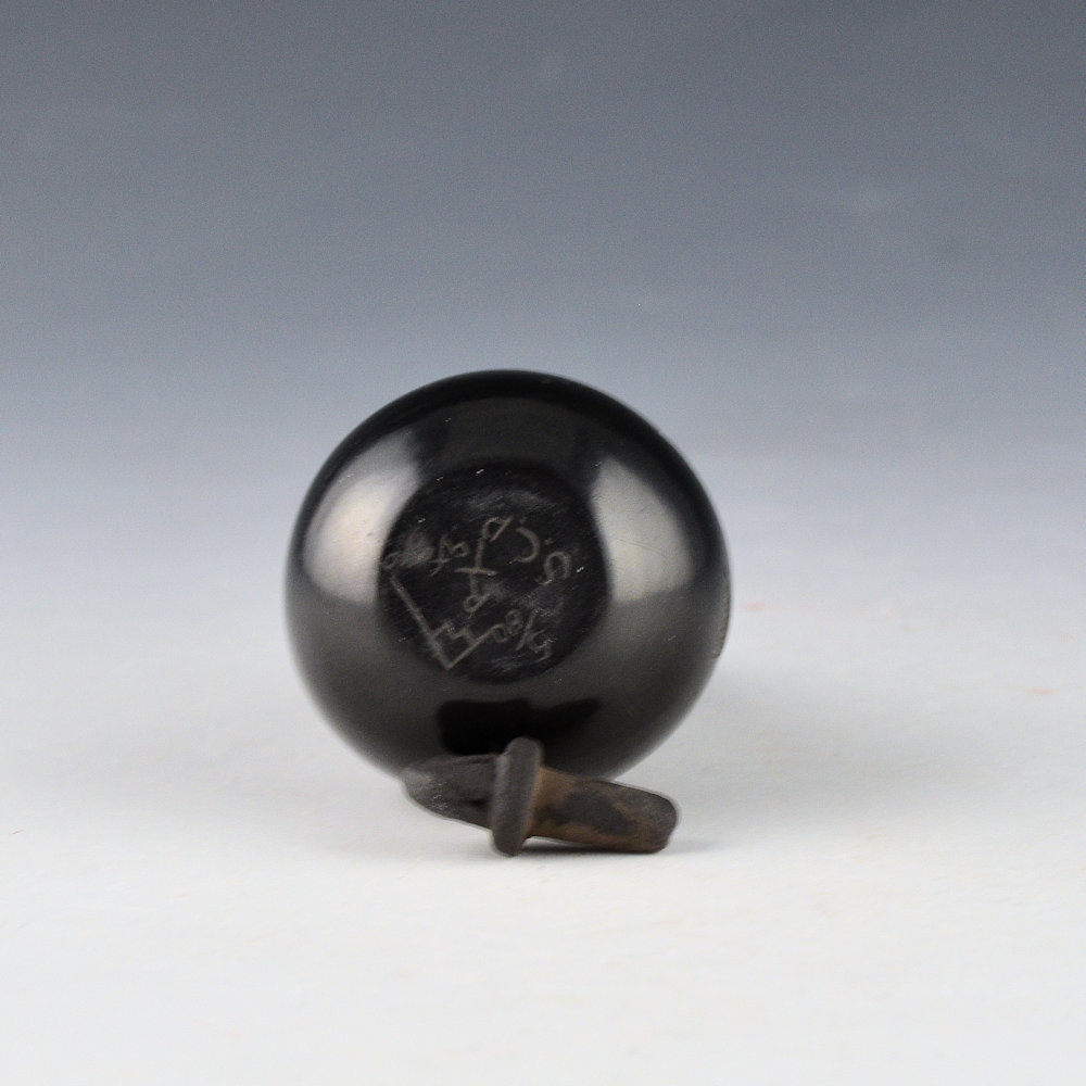 Tafoya, Ray - Black Jar with Bears, Dancers, and Bear Lid (1980) - Image 5