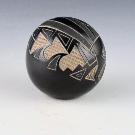 Alternative view of Tafoya, Ray  - Seedpot with Mimbres Big Horn Sheep (1981)