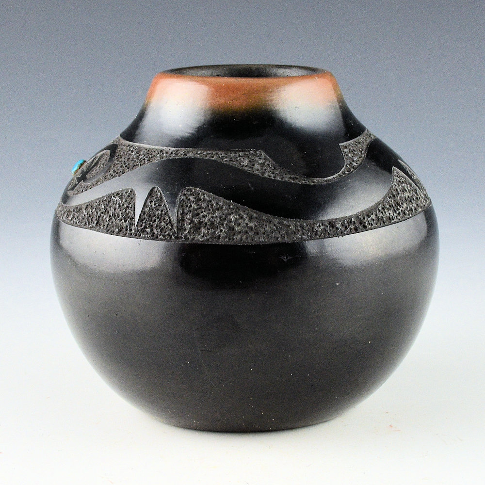 Tse-Pe & Dora - Black & Sienna Jar with Avanyu and Turquoise (1973) - Image 3