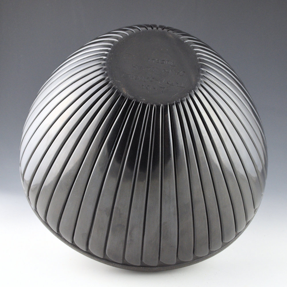 Tafoya-Sanchez, Linda - 11" Wide Bowl with 49 Carved Feathers and 34 Clouds - Image 4