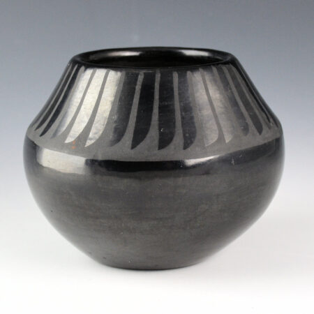 Alternative view of Martinez, Maria  -  Jar with 33 Feather Design, "Marie + Santana" (1940s)