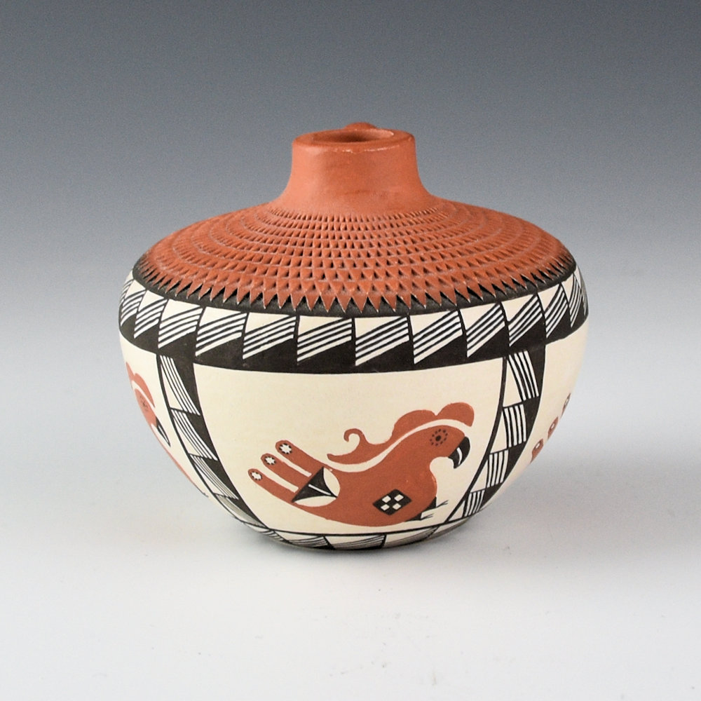 Roy-Keene, Adrianne - Corrugated Jar with Birds and Handle - Image 3