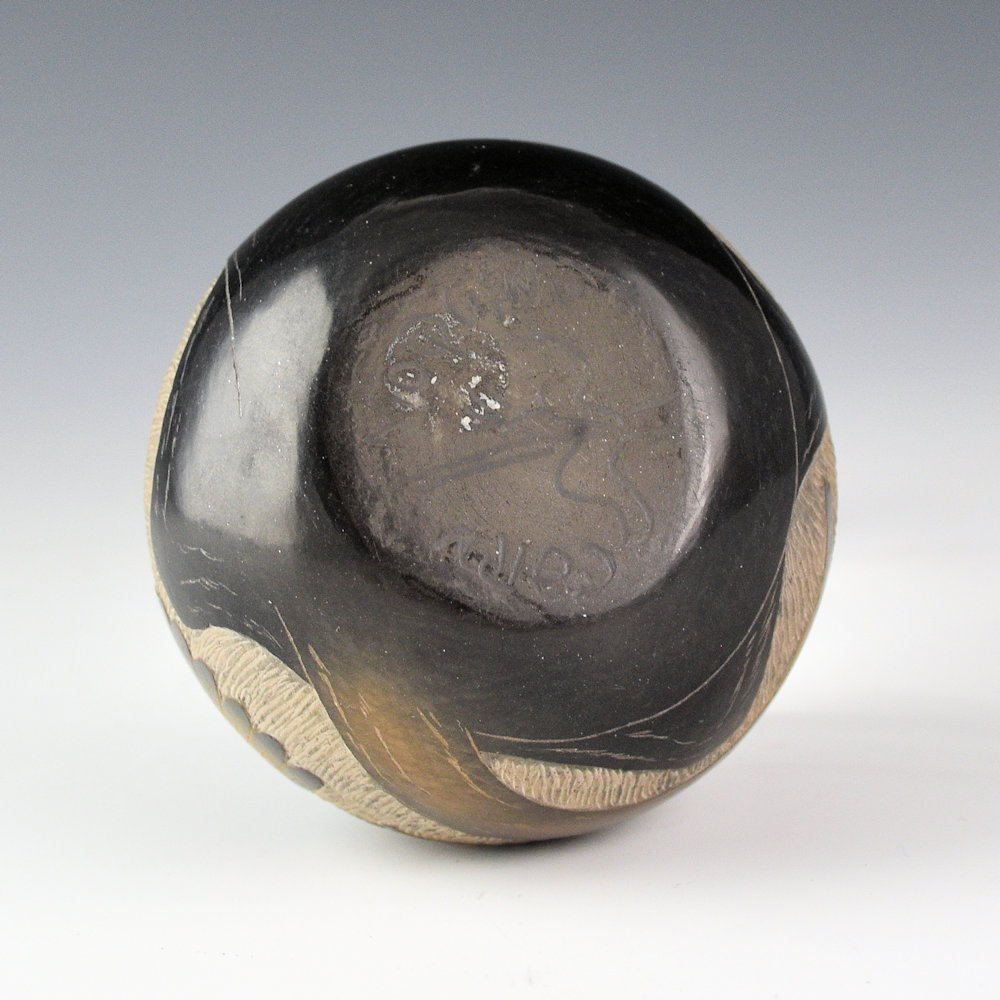 Moquino, Corn - Black and Sienna Seedpot with Eagle (1990s) - Image 4