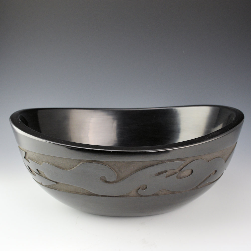 Whitegeese, Daryl - Oval Bowl with Avanyu and Polished Interior (2012), Ribbon - Image 2
