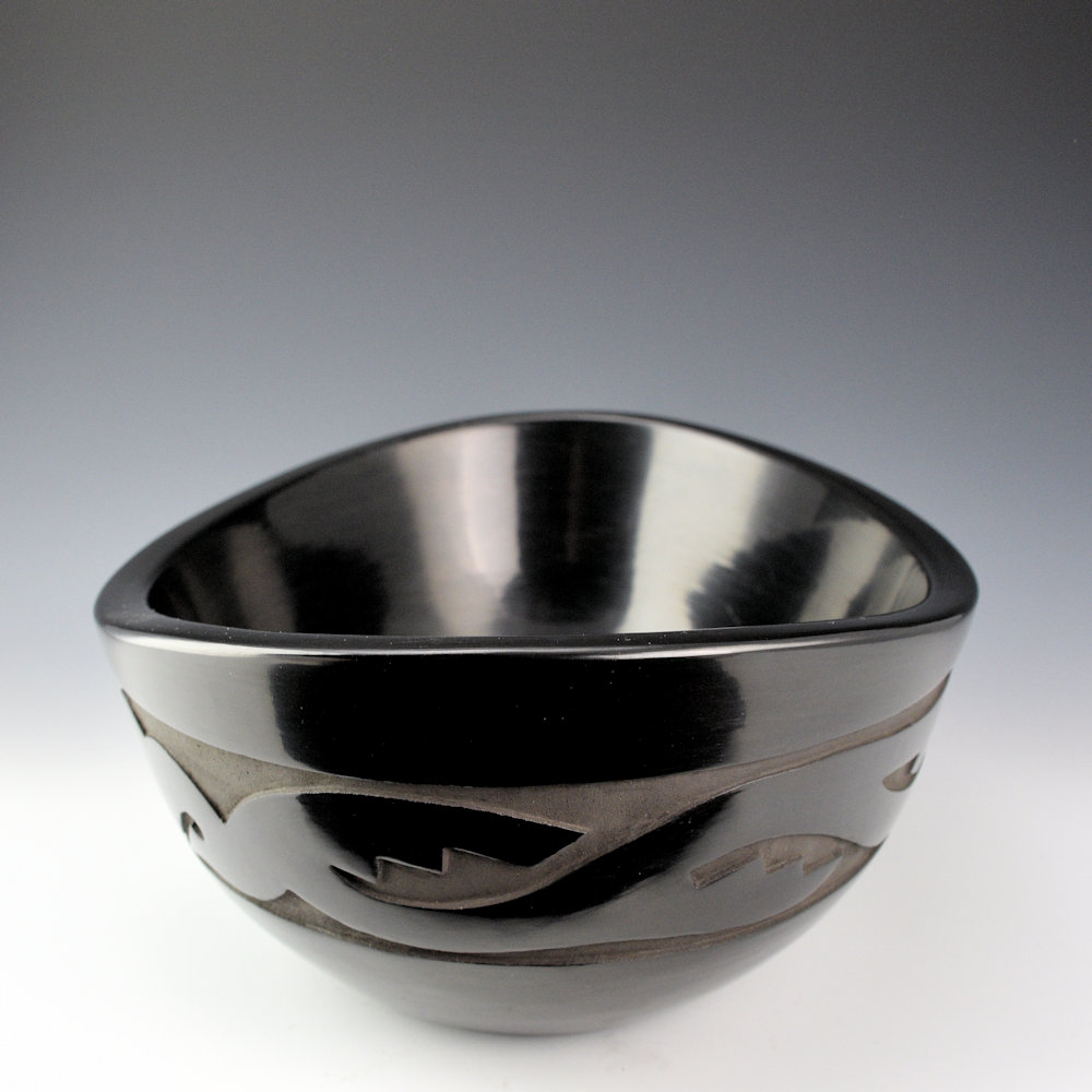 Whitegeese, Daryl - Oval Bowl with Avanyu and Polished Interior (2012), Ribbon - Image 4