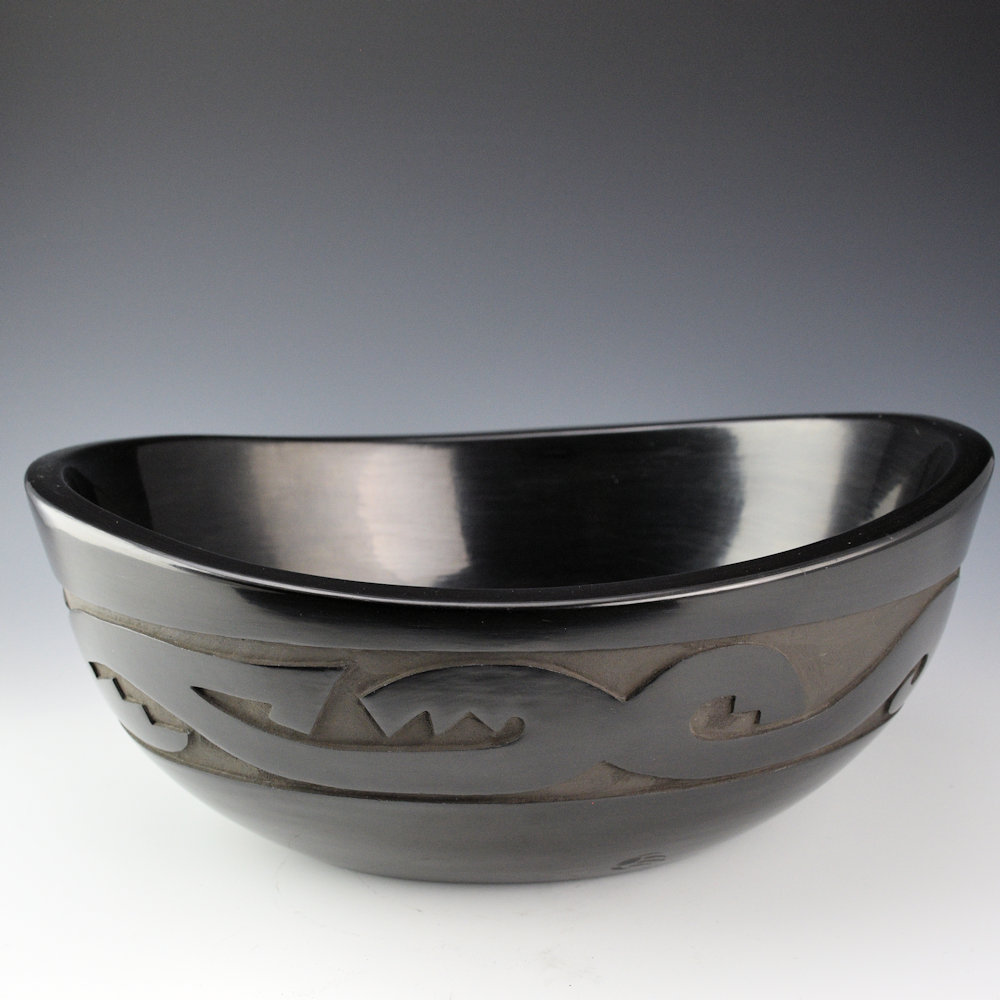 Whitegeese, Daryl - Oval Bowl with Avanyu and Polished Interior (2012), Ribbon - Image 3