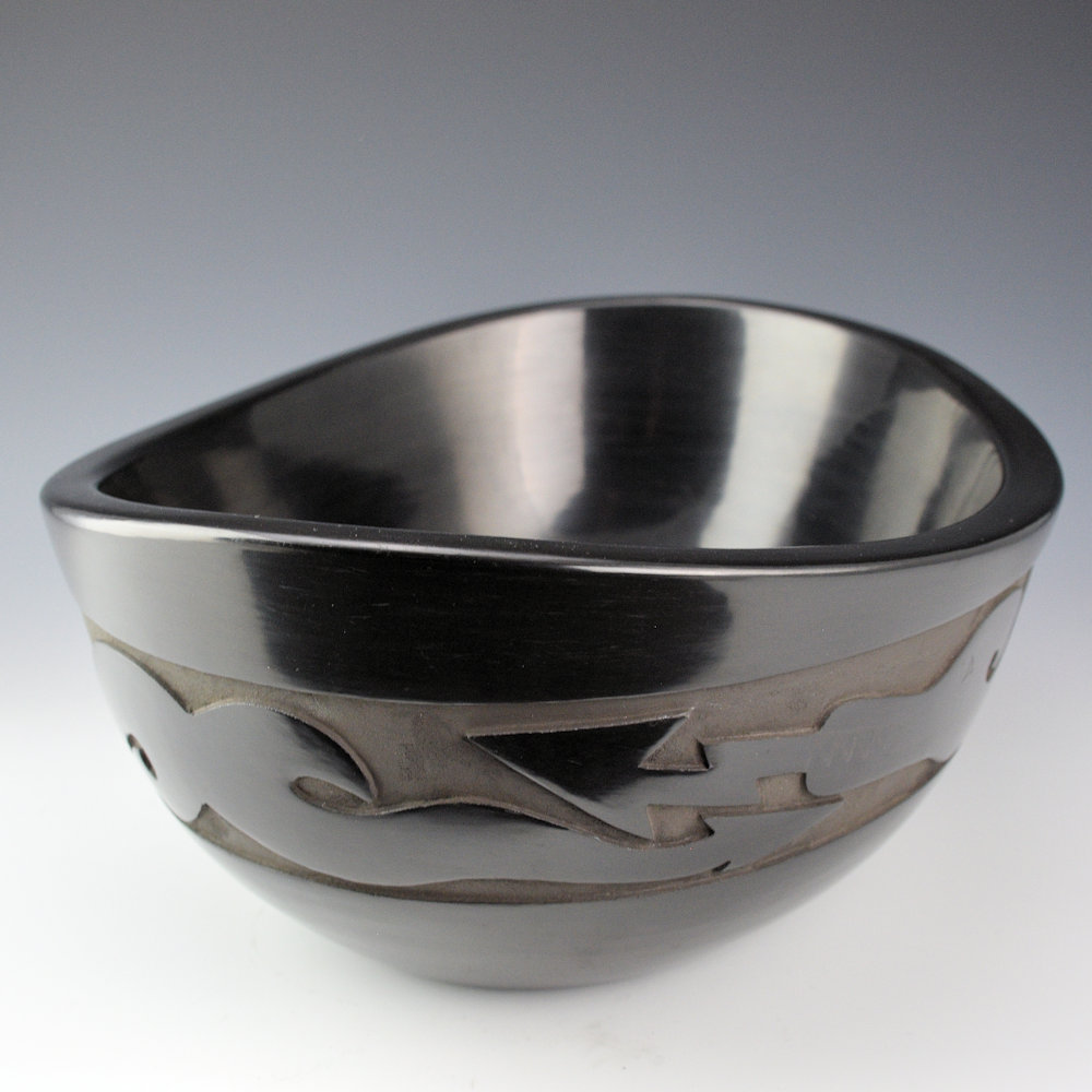 Whitegeese, Daryl - Oval Bowl with Avanyu and Polished Interior (2012), Ribbon - Image 5