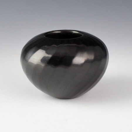 Alternative view of Gutierrez, Denny - Bowl with 28 Faceted Swirling Ribs (2004)