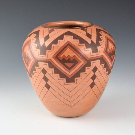 Kahe, Gloria - Jar with Star and Rug Design