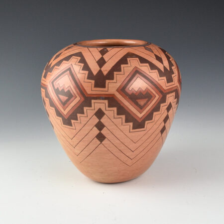Alternative view of Kahe, Gloria - Jar with Star and Rug Design