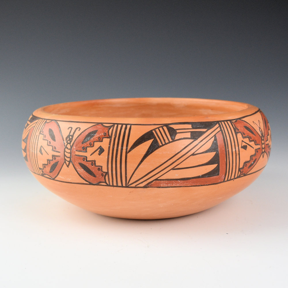 Collateta, Kathleen - Wide Bowl with Butterfly Design - Image 2