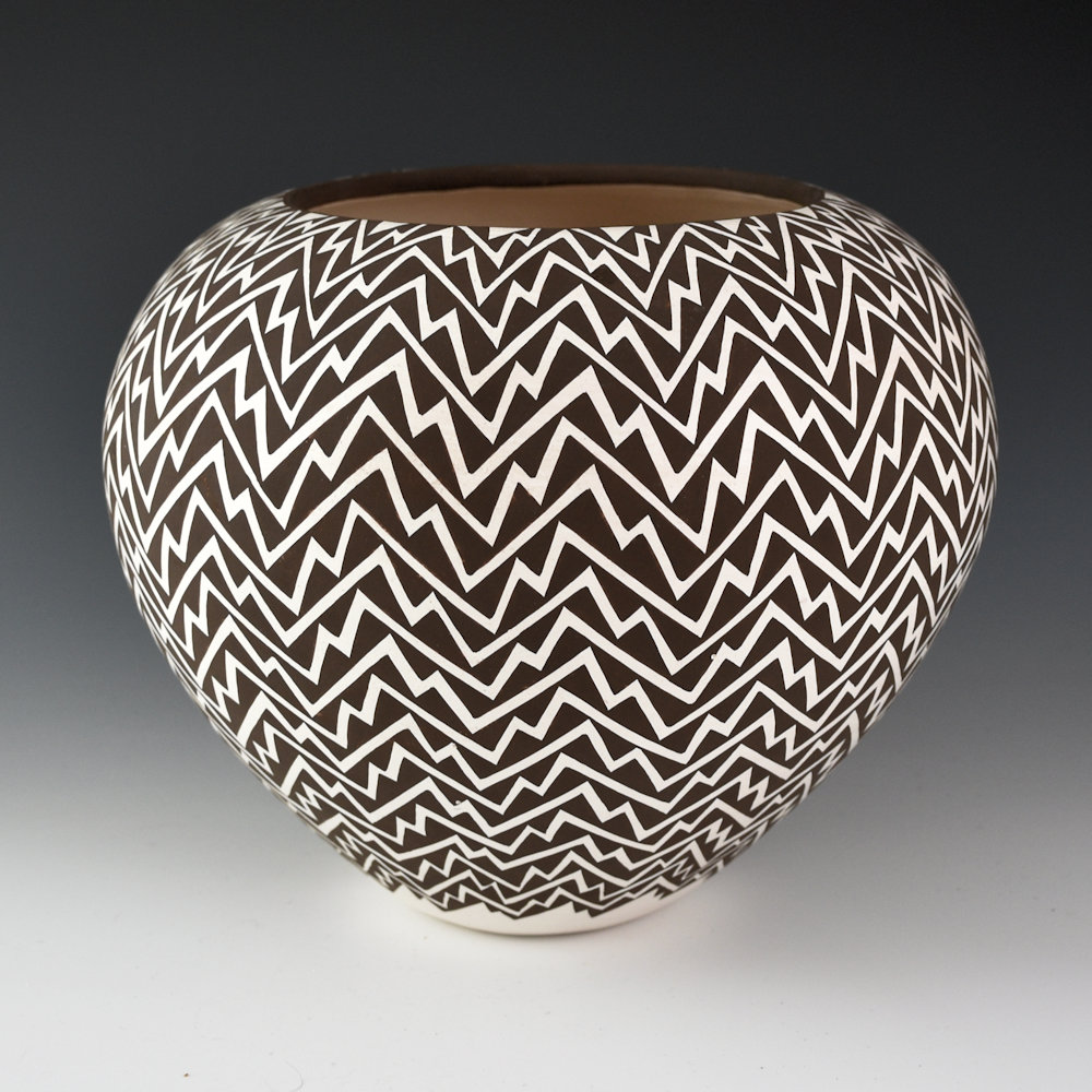 Lucario, Rebecca - Classic Lightning Design Bowl