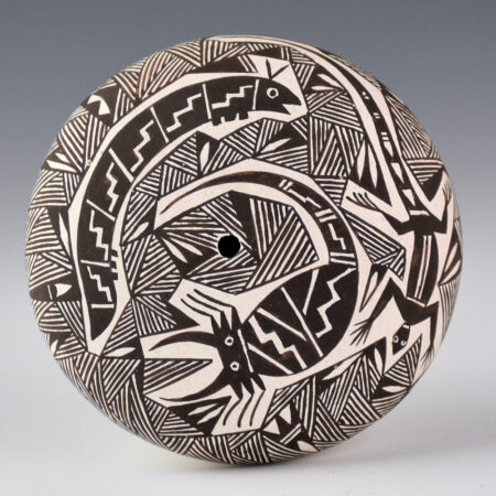 Lucario, Rebecca - Seedpot with Mimbres Lizard and Insects