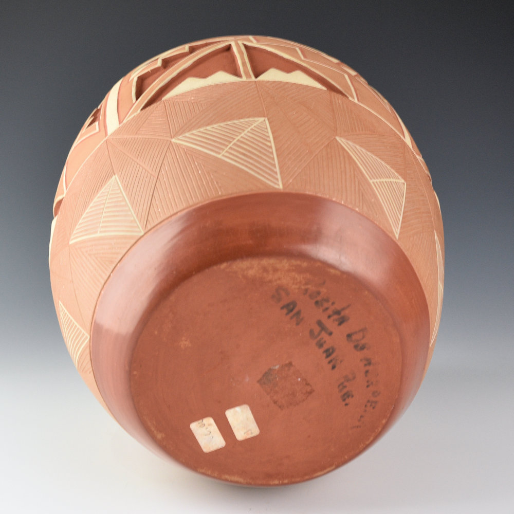 Herrera, Rosita de - 7" Tall Jar with Carved Clouds and Potsuwi'i Designs - Image 5